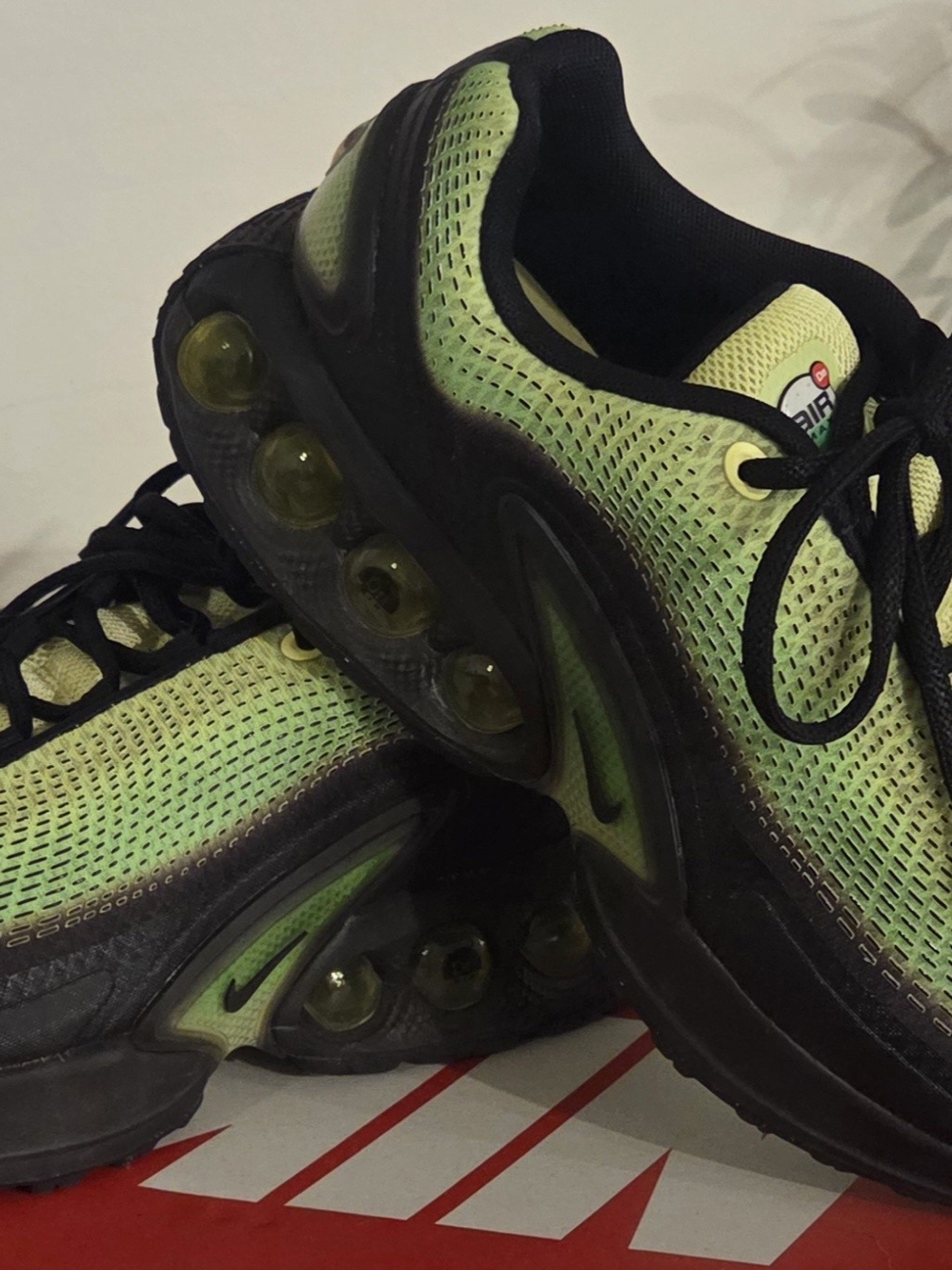 Nike Womens Sneakers - Lime Green & Black